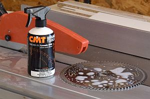 Perfect cleaning of saw blades and other carpentry tools