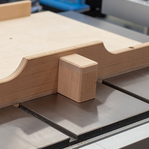 Making a Table Saw Sled for Crosscuts