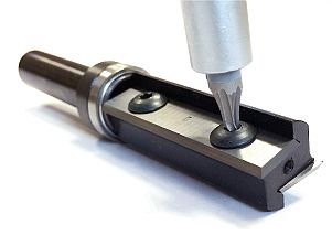 IGM router bits with replaceable cutters