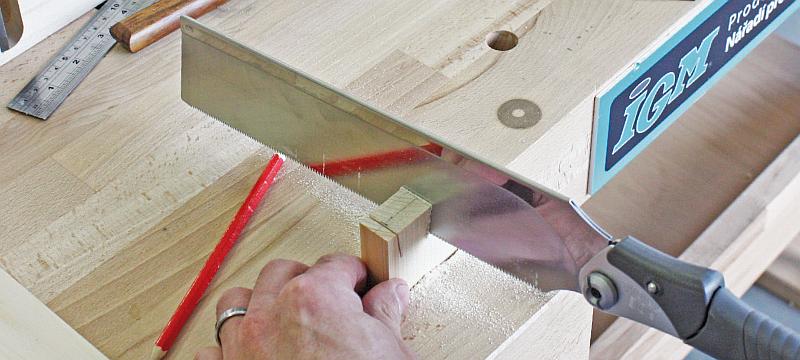 Dovetail joint production - cutting the dovetail