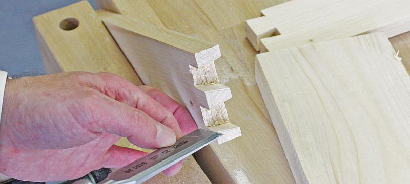 Dovetail joint production - cleaning up the opening for a dovetail