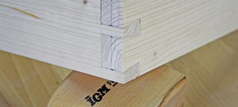 Dovetail joint production - finished dovetail joint