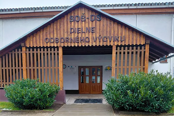 We Donated a Set of Router Bits to a Woodworking School...